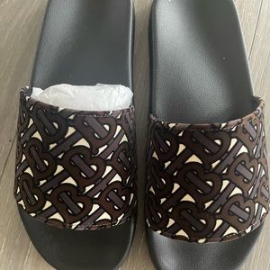 Burberry men’s flip flop
